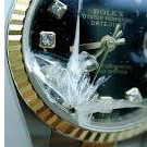 ガラスが割れてる